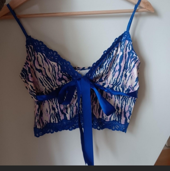 Funky blue zibra print top! - Picture 3 of 6